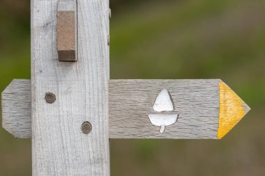 Güney batı yakasındaki patika işaretini kapat.
