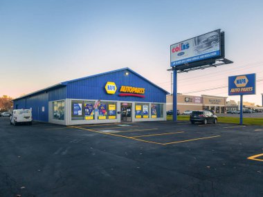 New Hartford, New York - 27 Ekim 2022: Napa Otomobil Parça Mağazası Dış Görünümü.