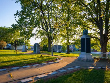 New York Mills, New York - 14 Mayıs 2023: Manzara Manzarası Anıt; Park Village Gazebo. Burası New York Mills 'in Tüm Olaylar 3 sakinleri için toplanma alanı..