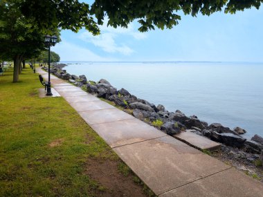 Sylvan Sahili 'nde Yağmurlu Gün Manzarası Oneida Gölü' nün New York Eyalet Parkı