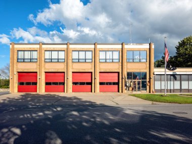 Yorkville, New York - 13 Şubat 2023: Oneida İlçesi Yorkville Belediye Binasının Tam Manzarası.