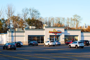 Yorkville, New York - 11 Kasım 2023: Retro Spor Salonu Manzarası. 2004 'te Eric Casaburi tarafından Amerika Birleşik Devletleri' nde 150 'den fazla konumu ile kuruldu..