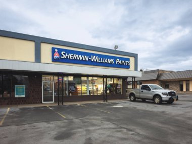 Roma, New York - 17 Aralık 2023: Sherwin-Williams boya, boya, kaplama ve ilgili ürünler konusunda uzman tanınmış bir ortaktır ve çok çeşitli boya renkleri, leke, leke, malzeme ve kaplama çözümleri sunmaktadır..