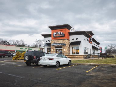 Rome, NY - 17 Aralık 2023: Tallman 's Lastik & Auto, 1980 yılında büyük oranda taşrada faaliyet gösteren bir aile otomobil tamirhanesi..