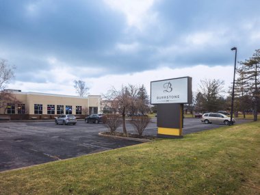 New Hartford, New York - 6 Aralık 2023: Burrstone Inn Hotel 'in Geniş Görüş Alanı, 2014 yılında kuruldu. O zamandan beri Ascend Otel Koleksiyonu 'nun bir parçasıdır ve misafirler için eşsiz ve butik bir deneyim sunmaktadır..