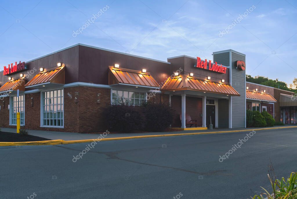 New Hartford, NY - Jul 24, 2025: Ultra-wide view of Red Lobster Restaurant, Red Lobster is an American casual dining restaurant chain specializing in seafood, founded in 1968 in Lakeland, Florida