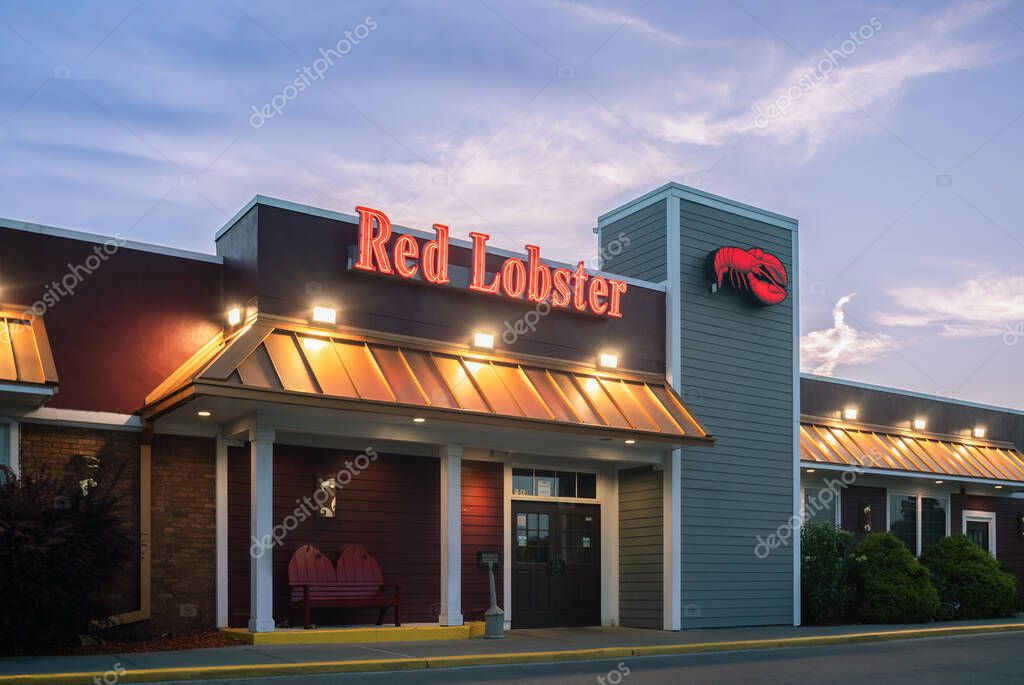 New Hartford, NY - Jul 24, 2025: Ultra-wide view of Red Lobster Restaurant, Red Lobster is an American casual dining restaurant chain specializing in seafood, founded in 1968 in Lakeland, Florida