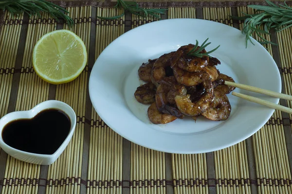 Masakan Cina Udang Goreng Dengan Kecap Dan Rosemary — Stok Foto