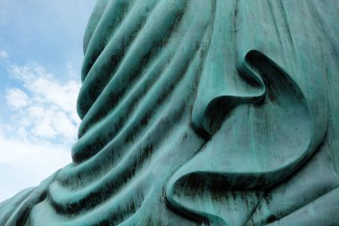 LAMPANG, THAILAND - 22 Ekim 2021: Wat Doi Prachan Mae Tha, Mae Tha Bölgesi, Lampang 'da Buda Görüntü Giysisi veya Daibutsu' yu kapatın..