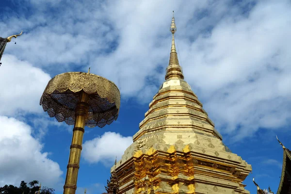 Wat Phra Doi Suthep Ratchaworawihan Gdzie Jest Słynny Punkt Orientacyjny — Zdjęcie stockowe