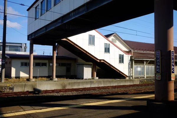 函館市 2019年11月13日 Jr函館急行電鉄駅で高架化 北海道鉄道はJrグループの会社で 1987年4月に設立されました — ストック写真