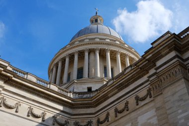 PARIS, FRANCE - 28 AĞUSTOS 2022: Pantheon, Montagne Sainte-Genevieve, Paris.