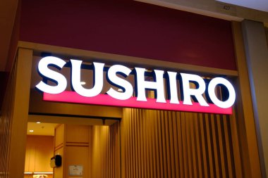 BANGKOK, THAILAND - 11 Eylül 2022 Sushiro Suşi Restoran Tabelası. Sushiro Japonya 'da Sushi zincirinin bir numaralı satışıdır ve Mart 2021' de Central World 31 'de ilk Tayland şubesini açmıştır..