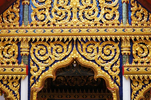 Sculpture Traditionnelle Thaïlandaise Dorée Vintage Devant Église Bouddhiste — Photo