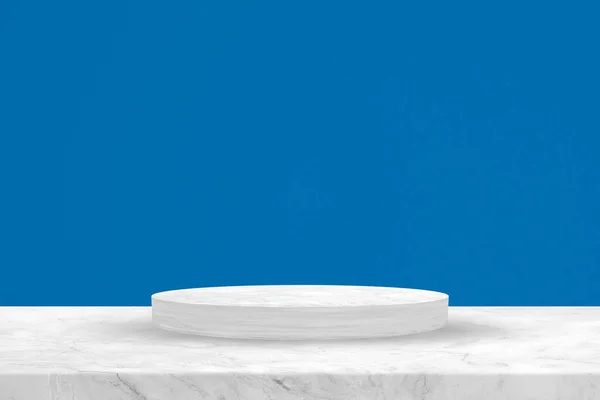 Beyaz Mermer Silindir Podyumu Frenh Mavi Beton Duvar Doku Arkaplanı — Stok fotoğraf
