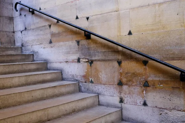 Escada Concreto Com Corrimão Metal — Fotografia de Stock