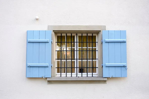 Fenêtre Bois Vintage Sur Fond Mural Stuc Dans Style Minimaliste — Photo