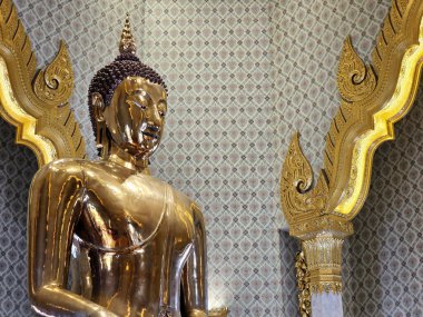 BANGKOK, THAILAND - 13 Eylül 2023: Bangkok Çin Mahallesi 'nde yer alan Tayland' ın bir simgesi olan Wat Traimit Tapınağı 'nda Altın Buda Görüntüsü.