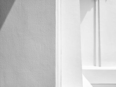 Doğal Işık ve Gölge Arkaplanlı Beyaz Stucco Duvarı.