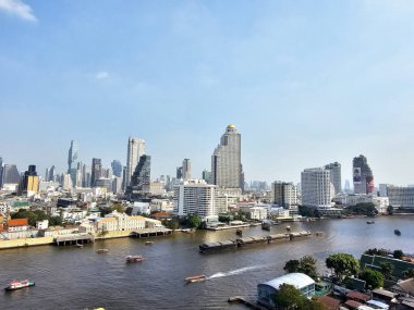 Bangkok, Tayland - 07 Ocak 2024: İkon Siyam 'ın Çatısı' ndan Chaophraya Nehri Sahnesi. Chaophraya Nehri Tayland 'ın ana nehridir..