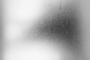 Cam Pencere Arkaplanda Kirli ve Tozlu.