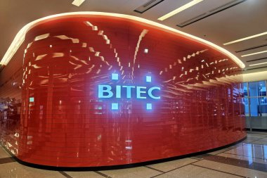 Bangkok, Tayland - 4 Ağustos 2024 Bitec işareti. BITEC, Bangkok 'un göbeğinde yer alan toplantılar, teşvikler, toplantılar ve sergiler için dünya çapında bir mekan..