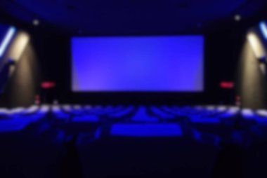 Sinema Tiyatrosu Arkaplanında Bulanık Beyaz Ekran.