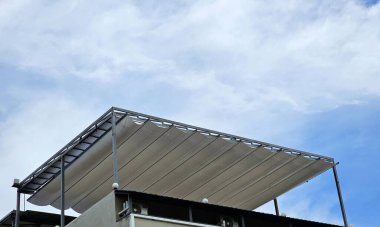 PVC Çatıda Geri Çekilebilir Çatı.