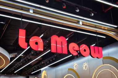 Bangkok, Tayland - 14 Haziran 2024 La Meow tabelası. Tayland 'da Hunan tarzı ünlü bir Çin restoranı..