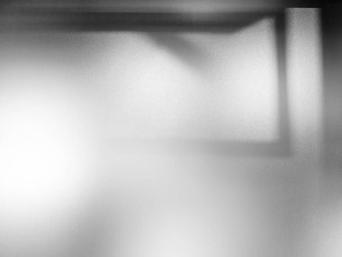 Cam Pencere Arkaplanda Kirli ve Tozlu.