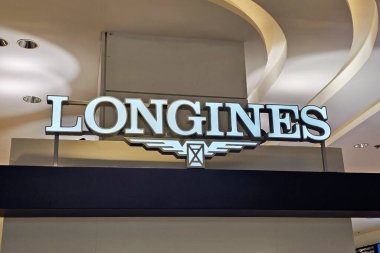 Bangkok, Tayland - 21 Nisan 2024 Longines işareti. Longines, 1832 yılında Auguste Agassiz tarafından kurulan İsviçreli lüks bir saatçidir..