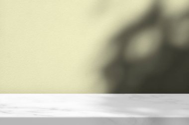 Beton Duvarda Ağaç Gölgesi ile Beyaz Mermer Masa Bej Ton Arkaplan, Ürün Sunum Arkaplanı, Görünüm ve Moda İçin Uygun.