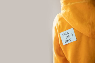 Nisan 'ın 1' i, Nisan 'ın 1' i, Nisan 'ın 1' i.