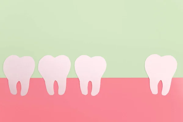 Stomatologia Papierowe Zęby Wyrwanym Zębem Koncepcja Zdrowia Zębów — Zdjęcie stockowe