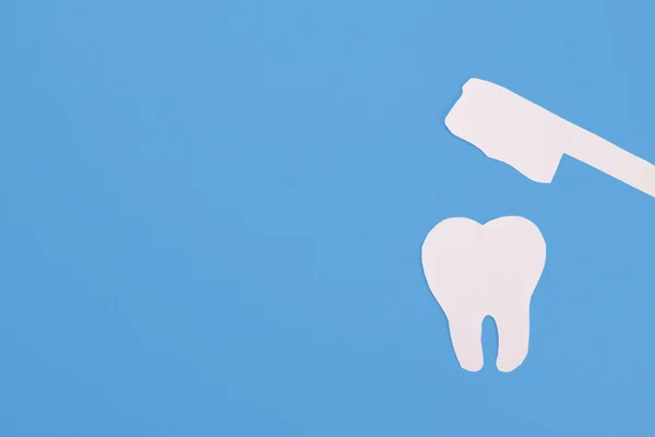 Χαρτοδόντι Και Οδοντόβουρτσα Μπλε Φόντο Έννοια Στοματικής Υγιεινής Αντίγραφο Χώρου — Φωτογραφία Αρχείου
