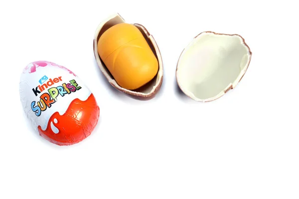 Magdalinovka Ukraine March 2023 Kinder Surprise Egg Capsule Toy White — Stock Photo, Image