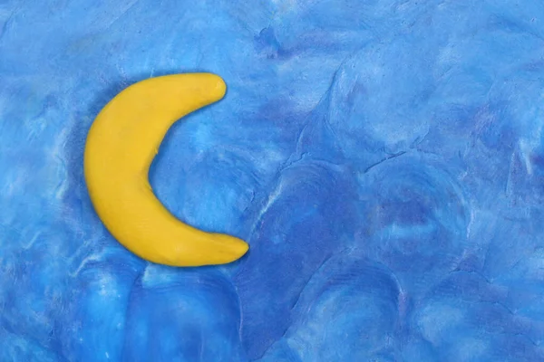 青い空のプラスチック製の月 — ストック写真