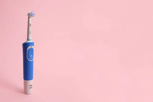 Magdalinovka Ukraine March 2023 Braun Oral Vitality 100 Electronic Toothbrush — Stock Photo, Image