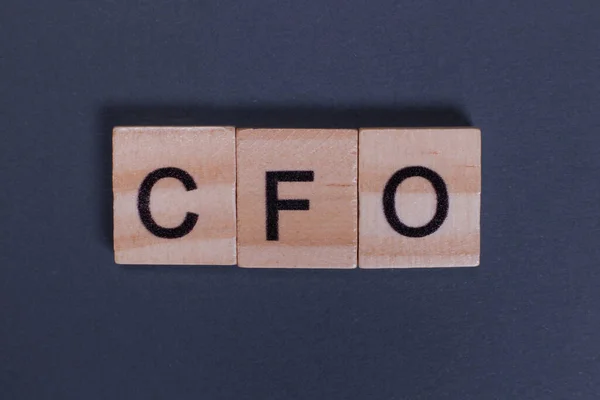Cfo Chief Financial Officer Partir Cartas Madeira Fundo Cinza — Fotografia de Stock