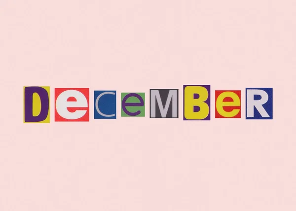Kesilmiş Dergi Renkli Harflerden Aralık Sözcük — Stok fotoğraf