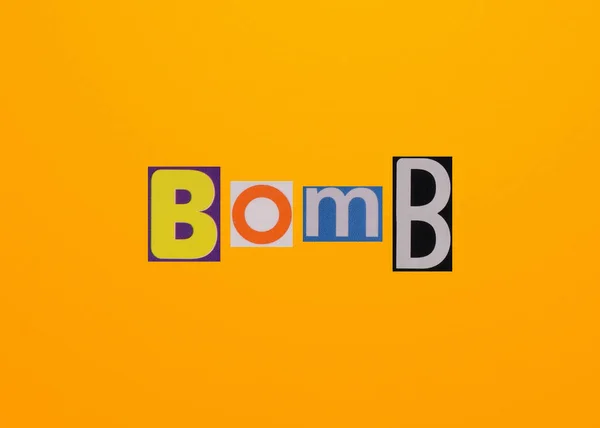 Βόμβα Λέξη Από Κομμένα Περιοδικό Χρωματιστά Γράμματα — Φωτογραφία Αρχείου