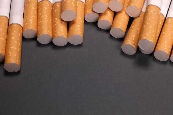Cigarrillos Sobre Fondo Gris Espacio Copia Para Texto —  Fotos de Stock