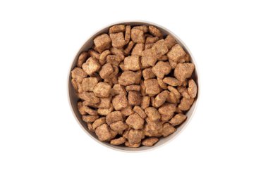 Çikolatalı mısır çerezi pedleri, beyaz kasede kuru kahvaltı.