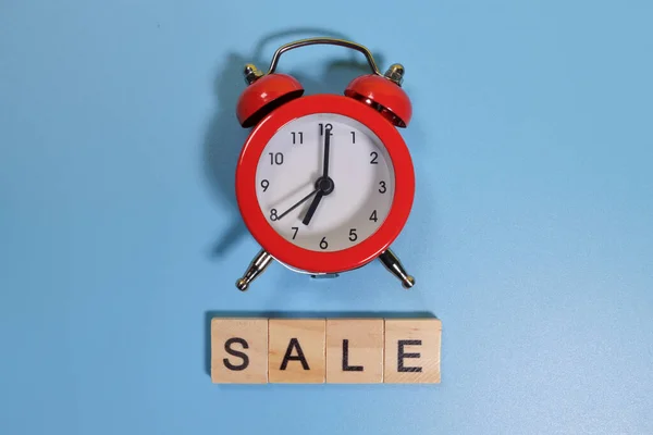 Sale Word Alarm Clock Gray Background — Stock Photo, Image