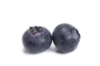 Olgun böğürtlen beyazı izole edilmiş.