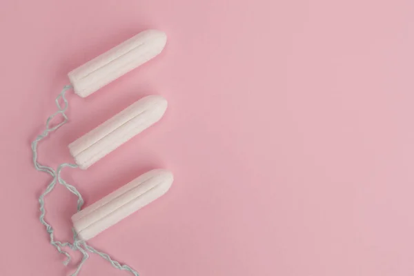 Hygienischer Weiblicher Tampon Auf Rosa Hintergrund — Stockfoto