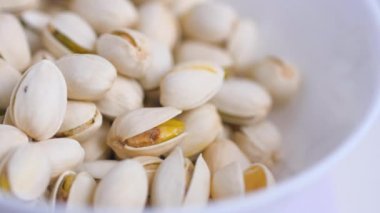 Fıstıklı fıstığa yakın çekim. Beslenme ve keto yemeği için doğal yüksek protein. Sağlıklı doğa yiyecekleri