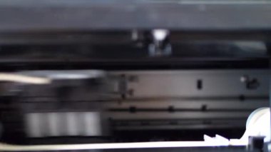 Mürekkep püskürtme yazıcı nozül yazdırma başlığı çalışıyor 