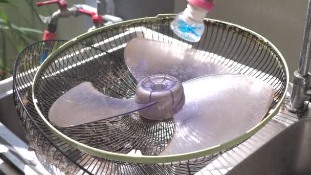 People Cleaning Fan Diy Home Care Concept — Stock Video