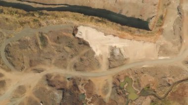 İnsansız hava aracı görüntüleri taş madenciliği endüstrisinin manzaralı manzarası